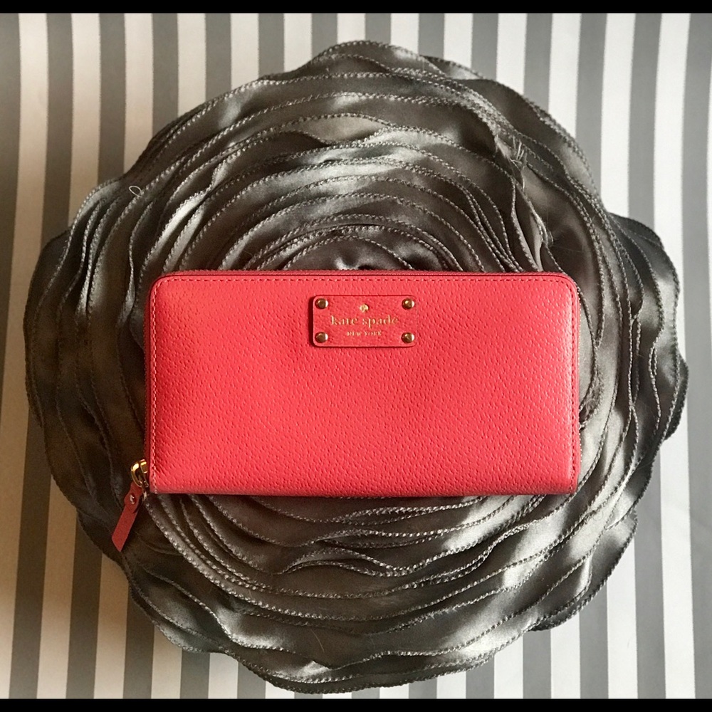 Kate Spade zip around wallet